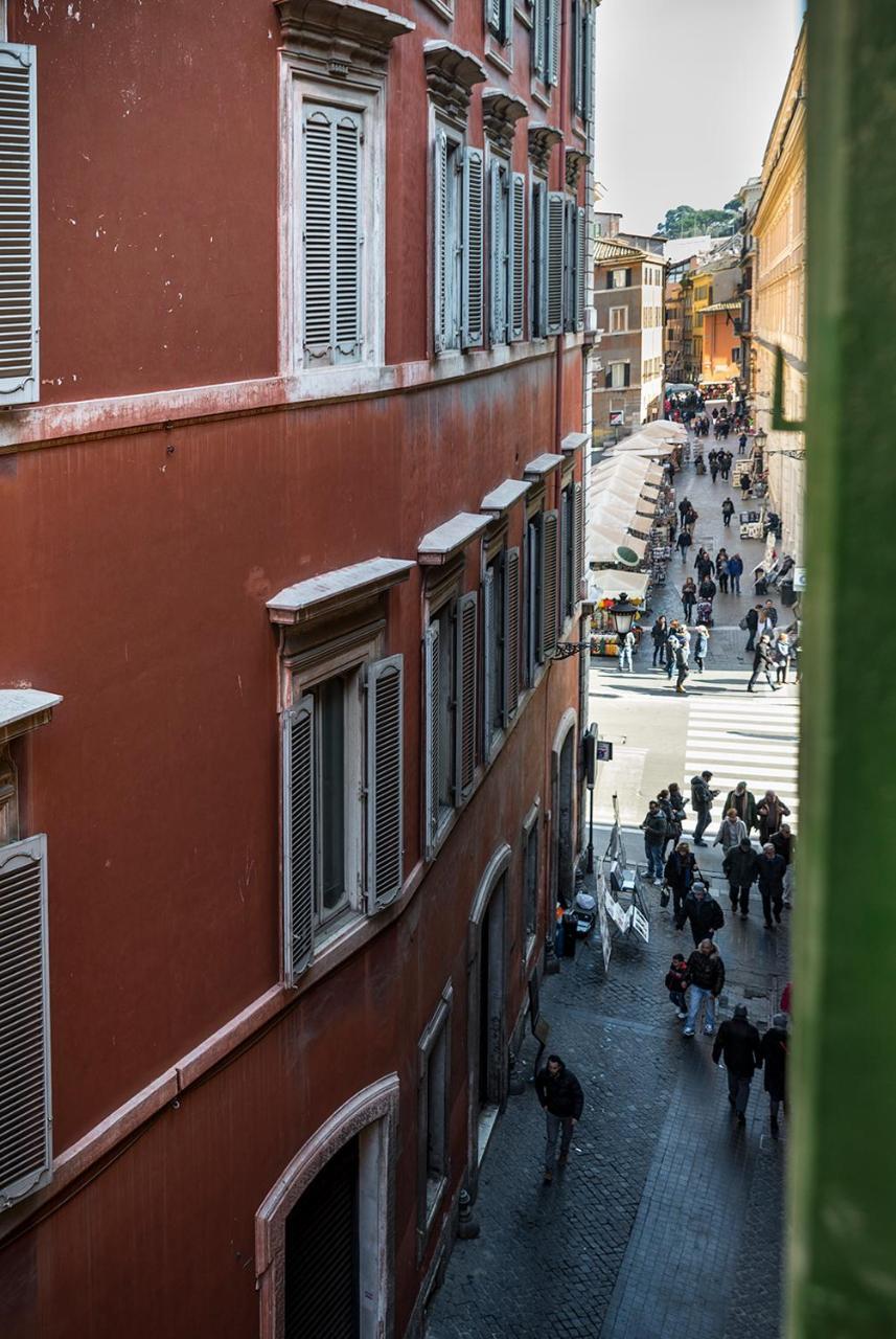 Trevi & Pantheon Luxury Rooms, Rome